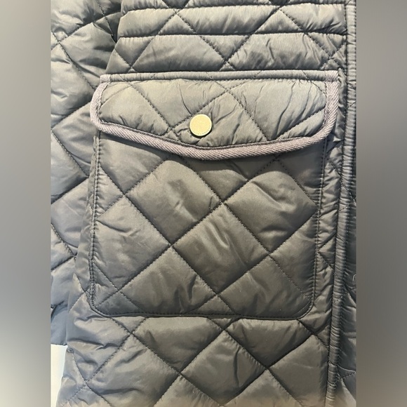 XS Lucky Brand quiltsed coat with fleece lined hood.  Warm and high quality - Picture 5 of 9